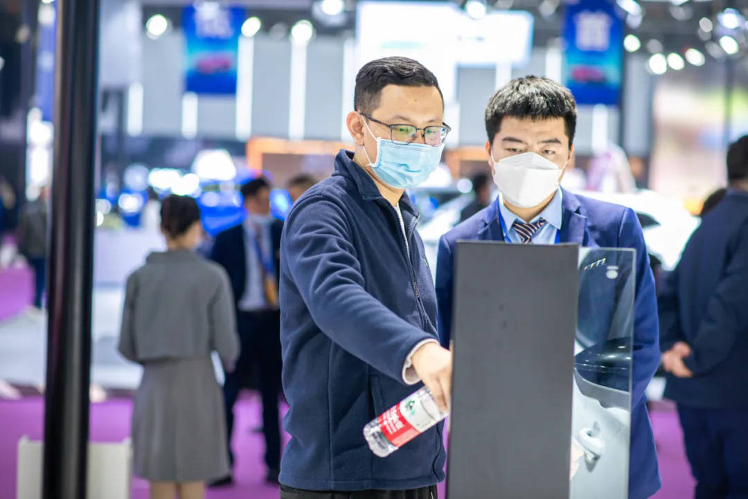 赛地聚焦：法甲关键时刻热度飙升，波尔图远射贴柱，媒体盛赞，年轻球员得到机会的简单介绍