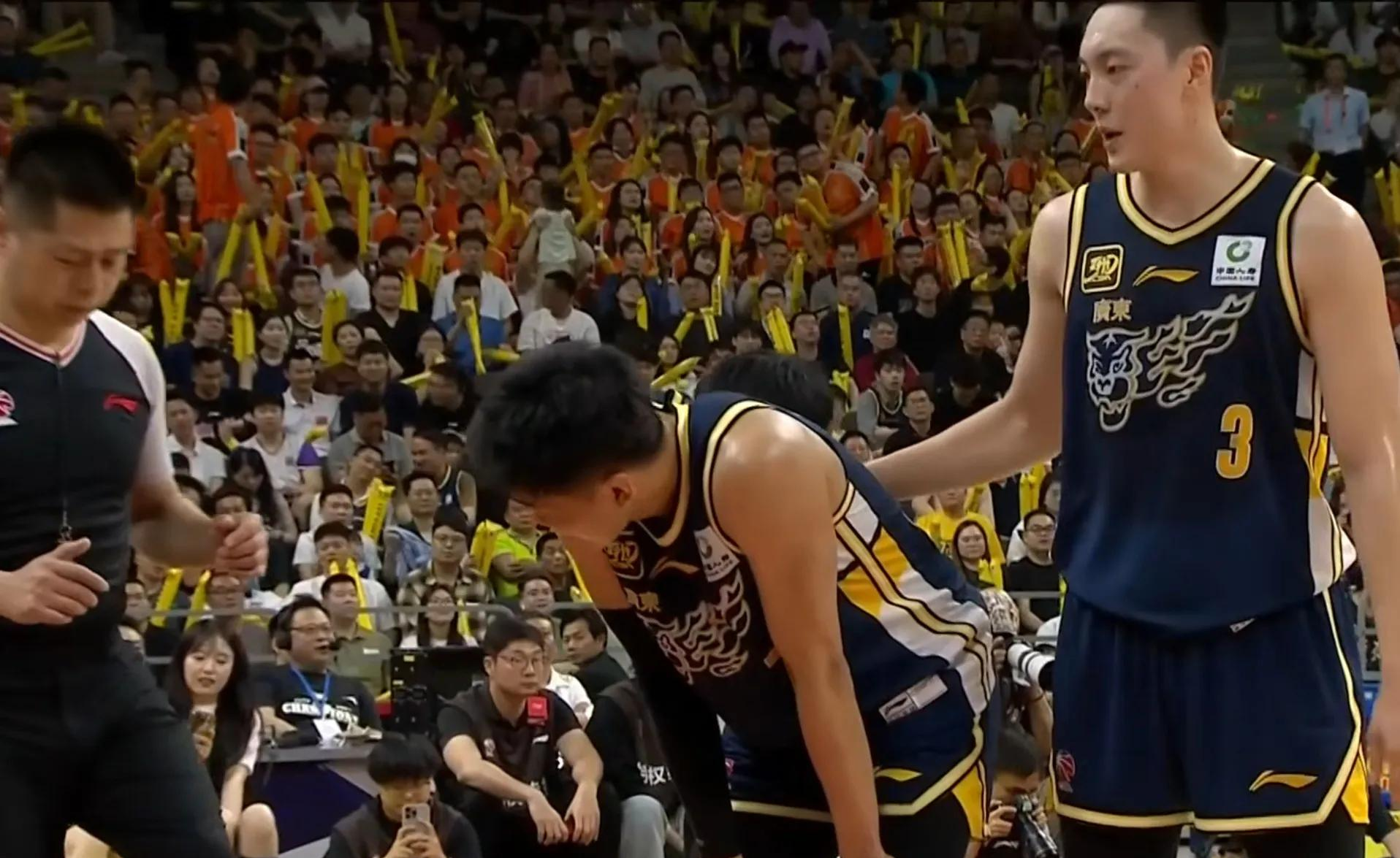 包含上海久事发布备战花絮,冲刺阶段远射贴柱,CBA季后赛任务艰巨,球队文化再被提及的词条 包含上海久事发布备战花絮,冲刺阶段远射贴柱,CBA季后赛任务艰巨,球队文化再被提及的词条