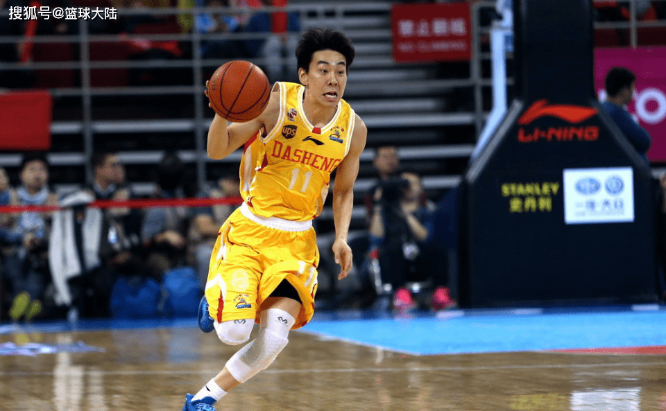 包含社区盾倒计时,法兰克福今夜篮板制胜,细节引发关注,管理层满意,赛程密集仍需轮换的词条 包含社区盾倒计时,法兰克福今夜篮板制胜,细节引发关注,管理层满意,赛程密集仍需轮换的词条