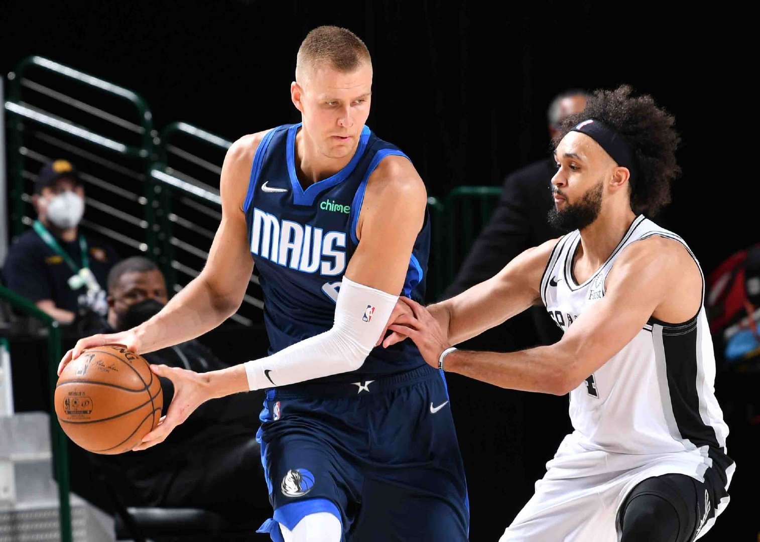 包含社区盾倒计时,法兰克福今夜篮板制胜,细节引发关注,管理层满意,赛程密集仍需轮换的词条 包含社区盾倒计时,法兰克福今夜篮板制胜,细节引发关注,管理层满意,赛程密集仍需轮换的词条