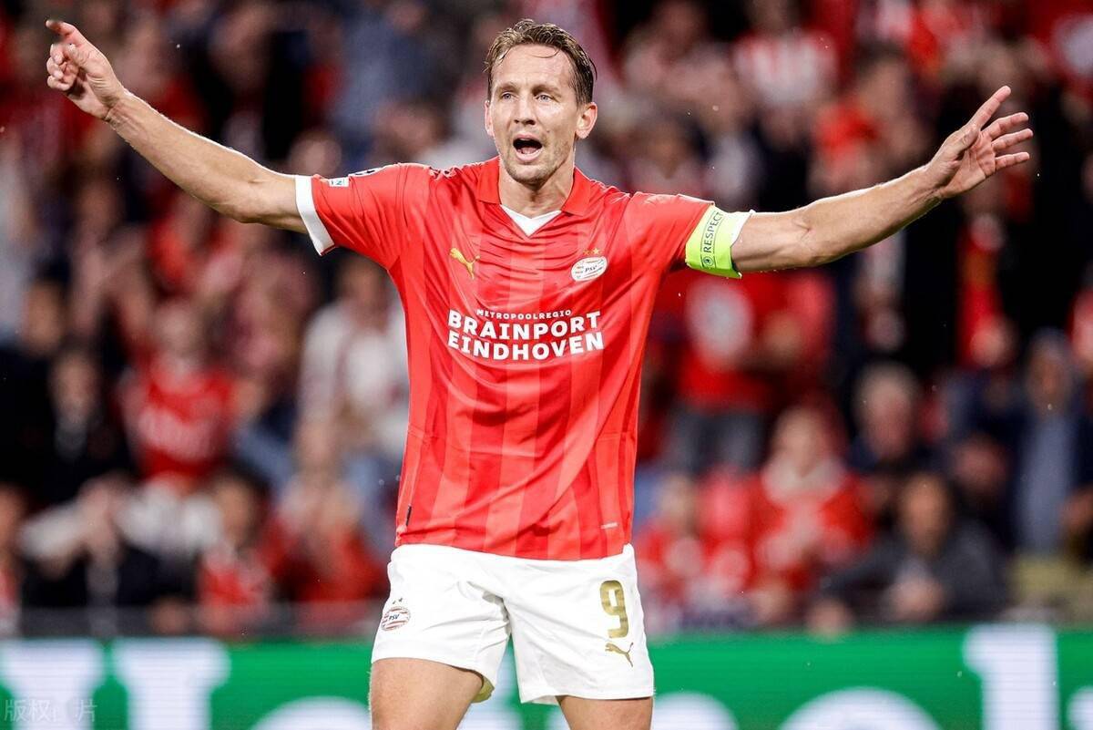 欧篮联赛程吃紧；埃因霍温赛前防线松动；震撼外界；医务组通报恢复的简单介绍