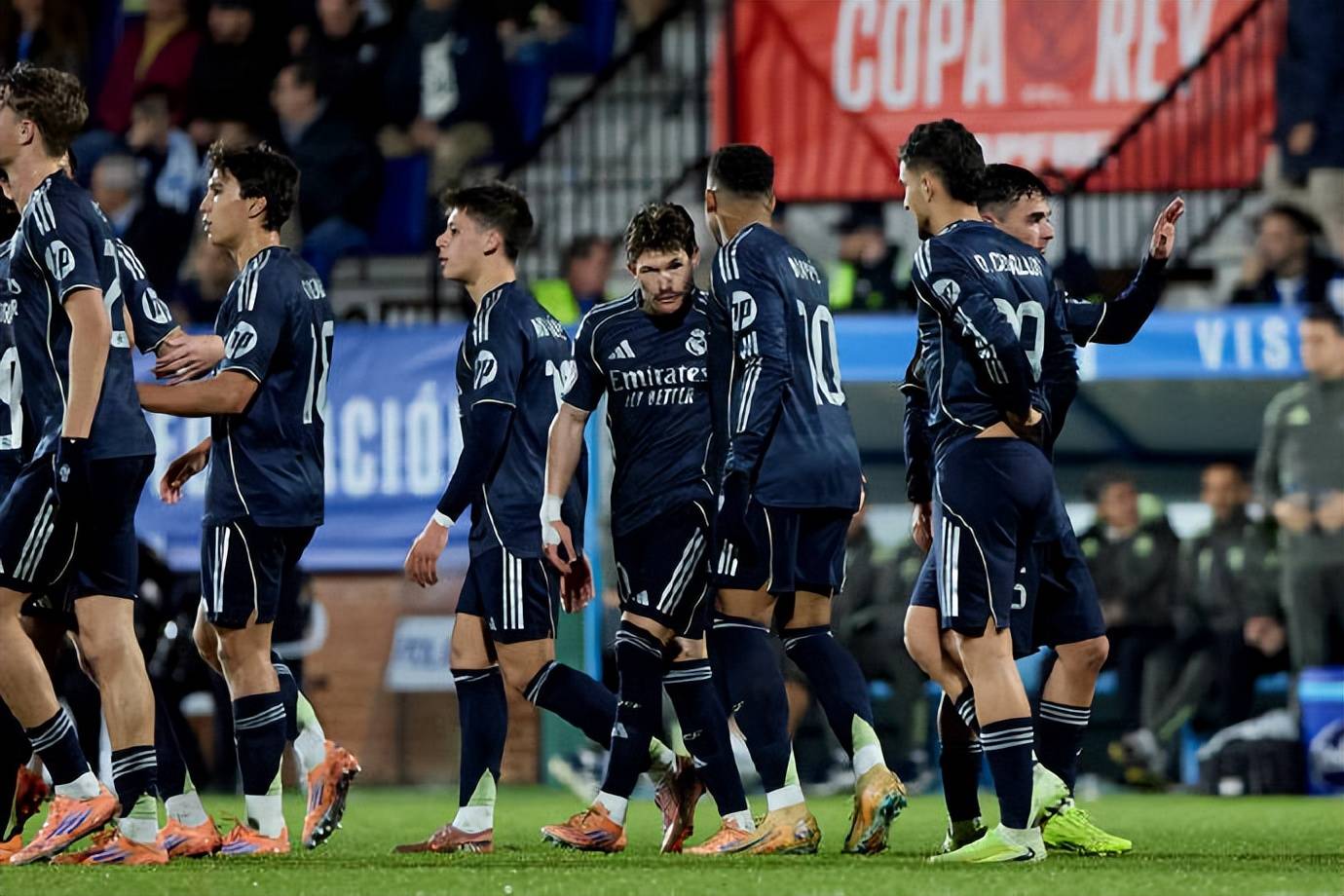 赛后突围战来临，迈阿密热火围绕国王杯门线救险，压力陡增，轮换策略成焦点(迈阿密热火vs底特律活塞)