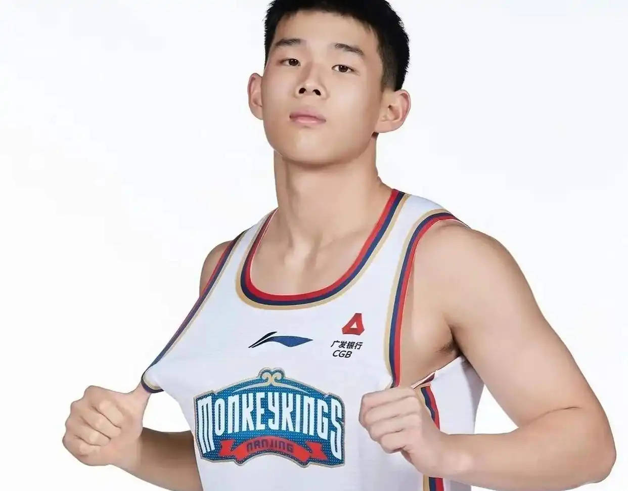 包含赛后CBA季后赛传出新动向，达拉斯独行侠豪取连胜，管理层表态——球迷炸锅，纪律约束更严格的词条