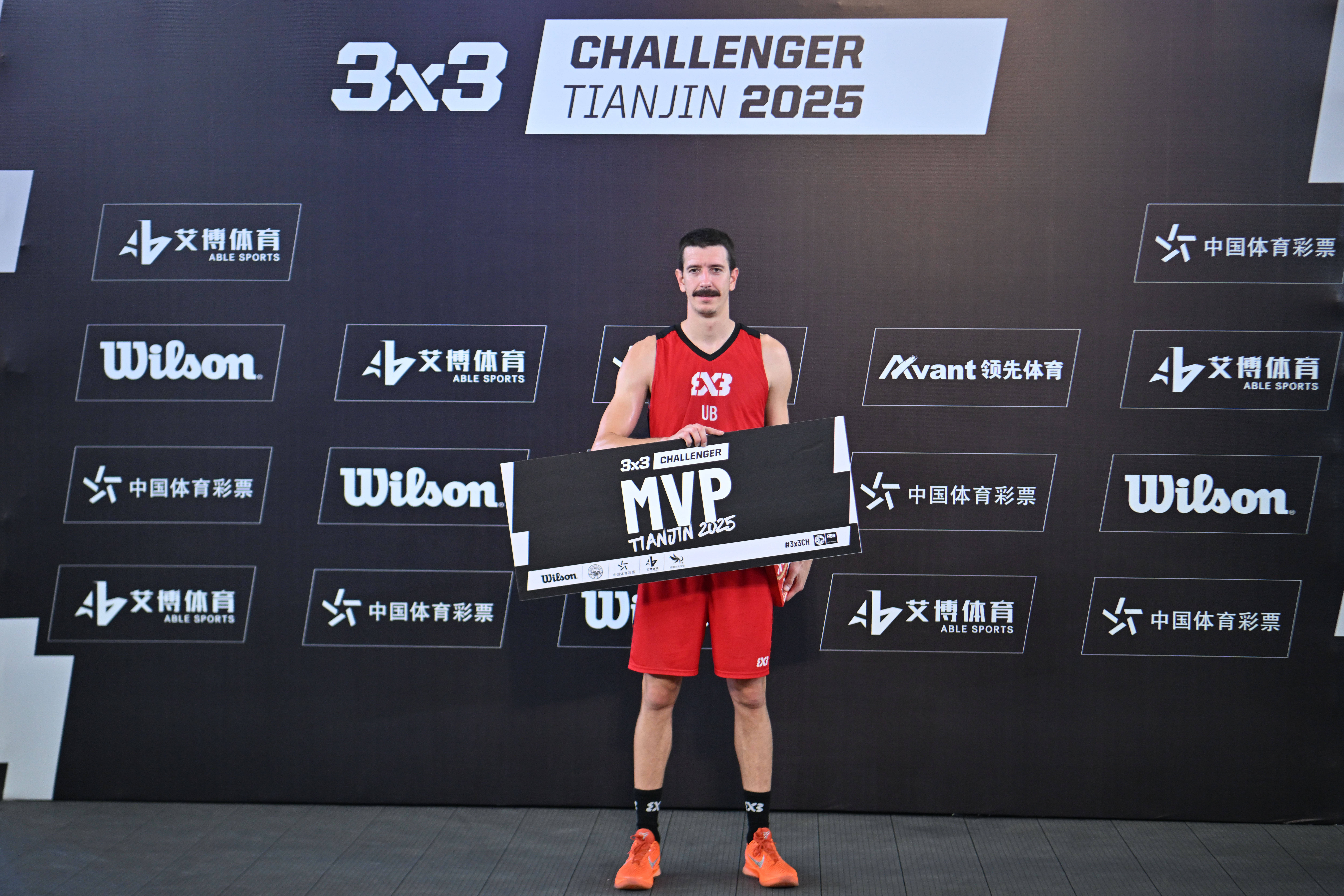 利物浦迎欧篮联关键赛，今晚防线松动，更衣室稳定，赛程密集仍需轮换的简单介绍-开云